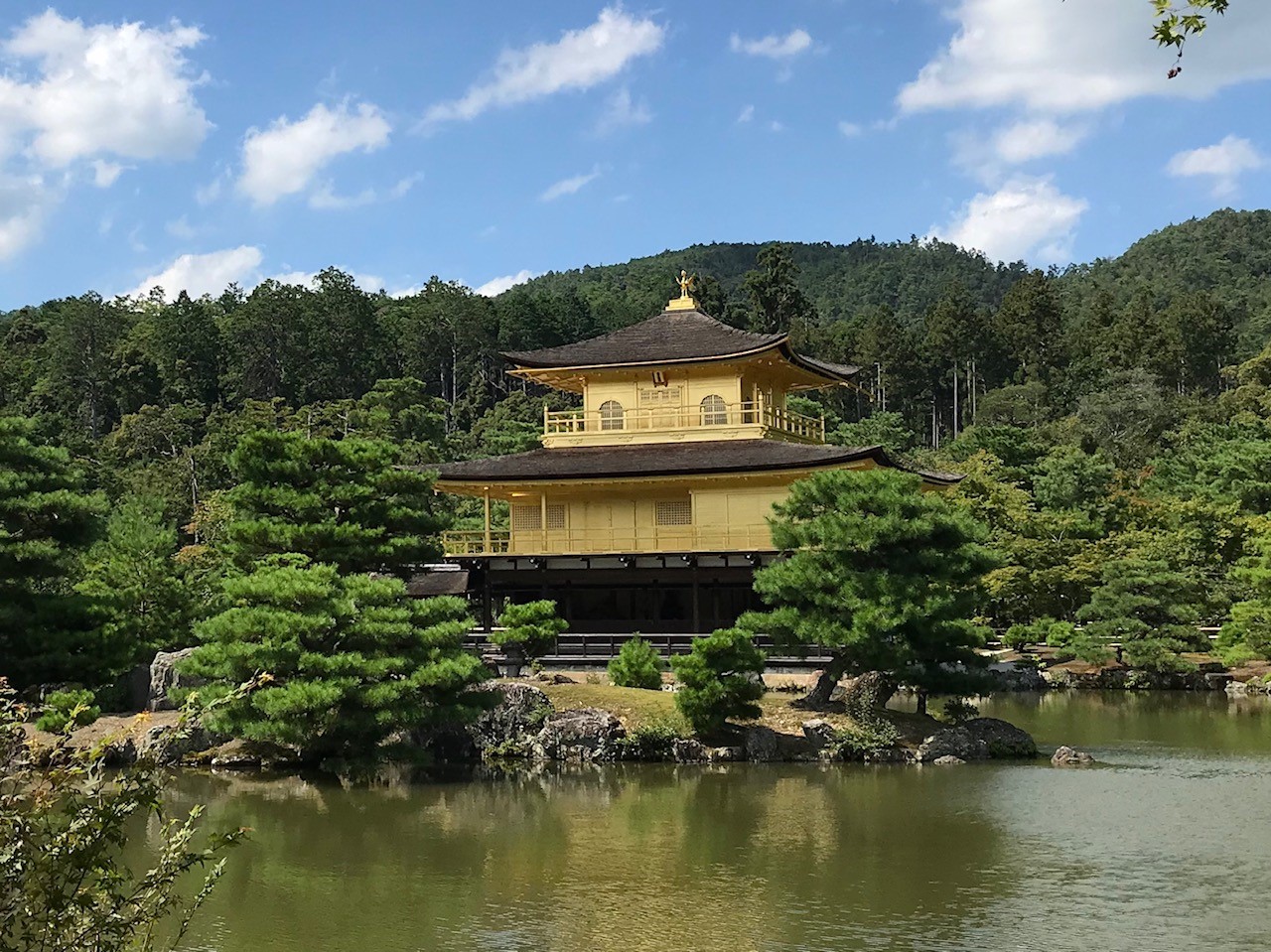 金閣寺（鹿苑寺）の見どころを徹底紹介、見学所要時間と拝観料金は？ | 京都はんなりずむ