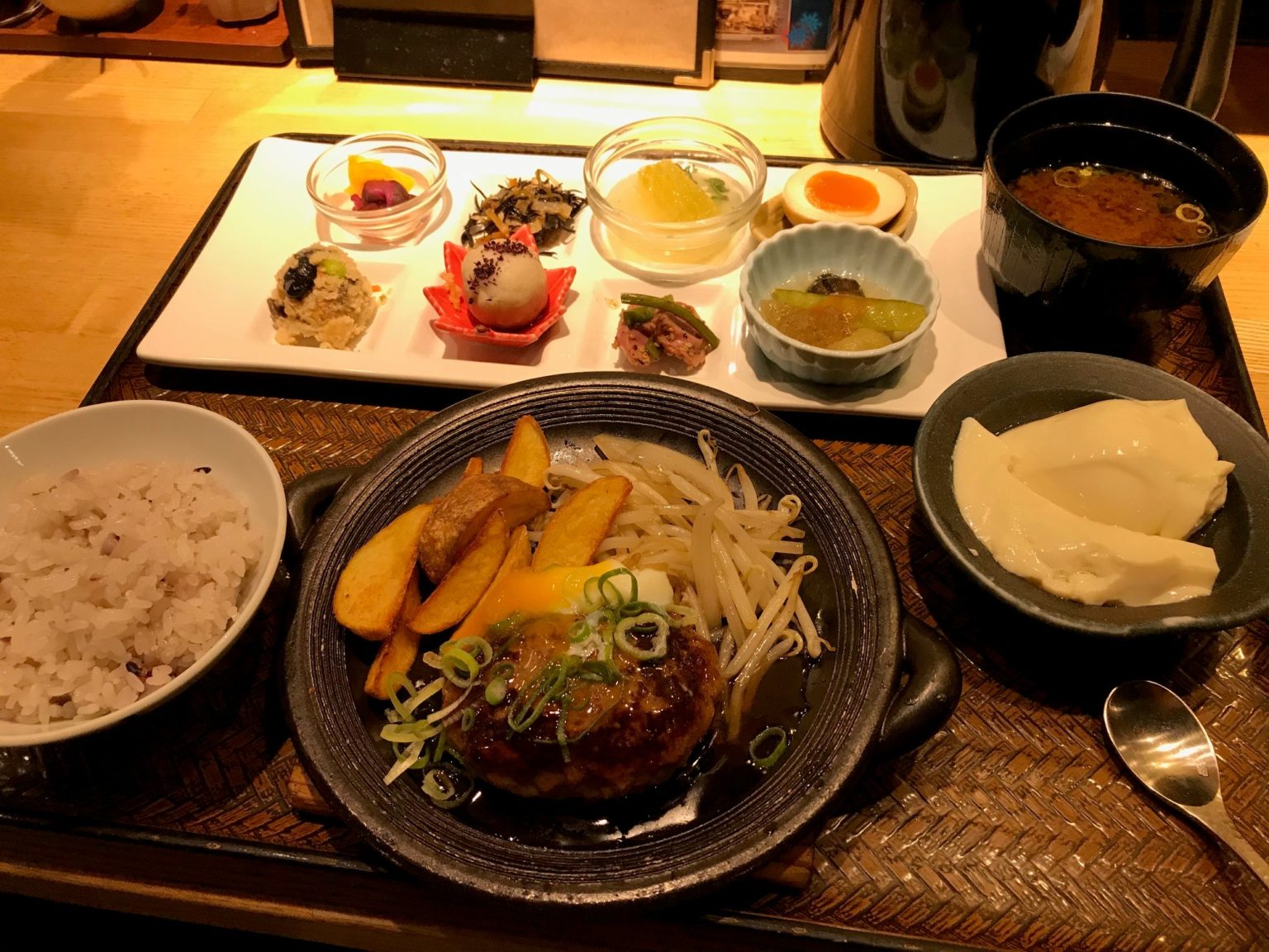 市場小路の京都寺町本店でおばんざいプレートランチを食べてきた感想 京都はんなりずむ